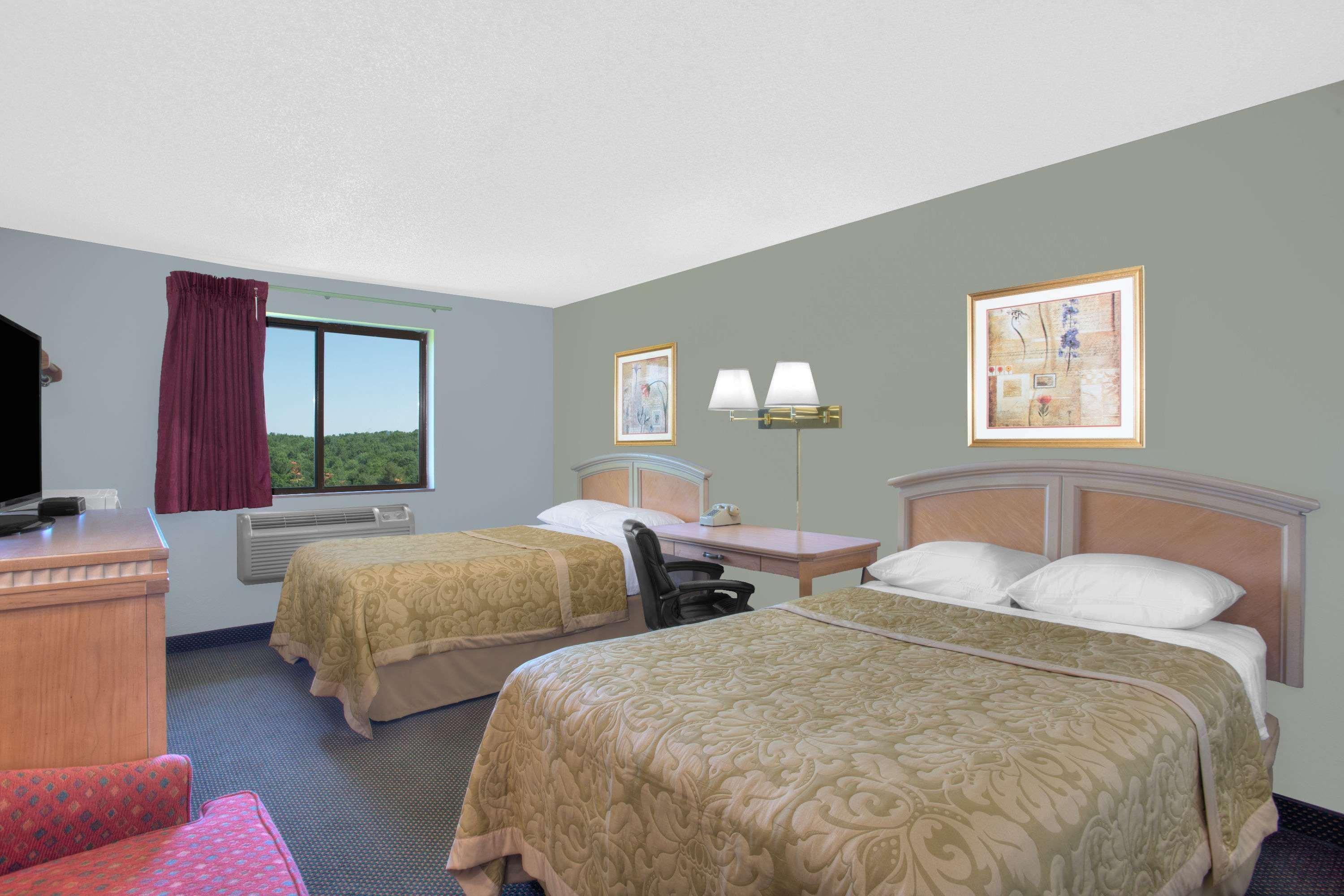 Super 8 By Wyndham Augusta Hotel Exterior photo