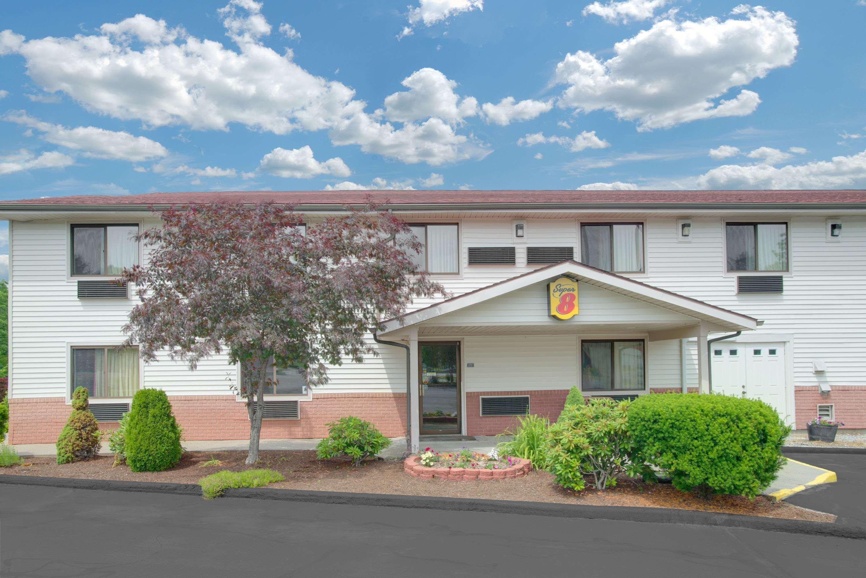 Super 8 By Wyndham Augusta Hotel Exterior photo